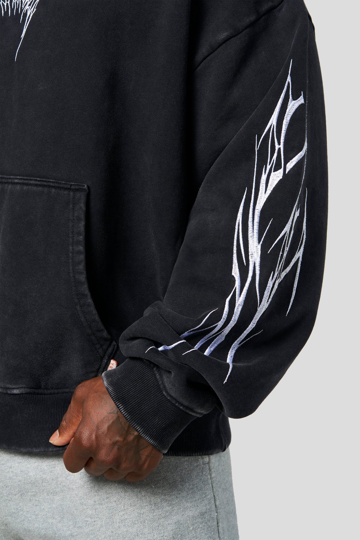 Vengeance Pullover Black Wash/White Wash
