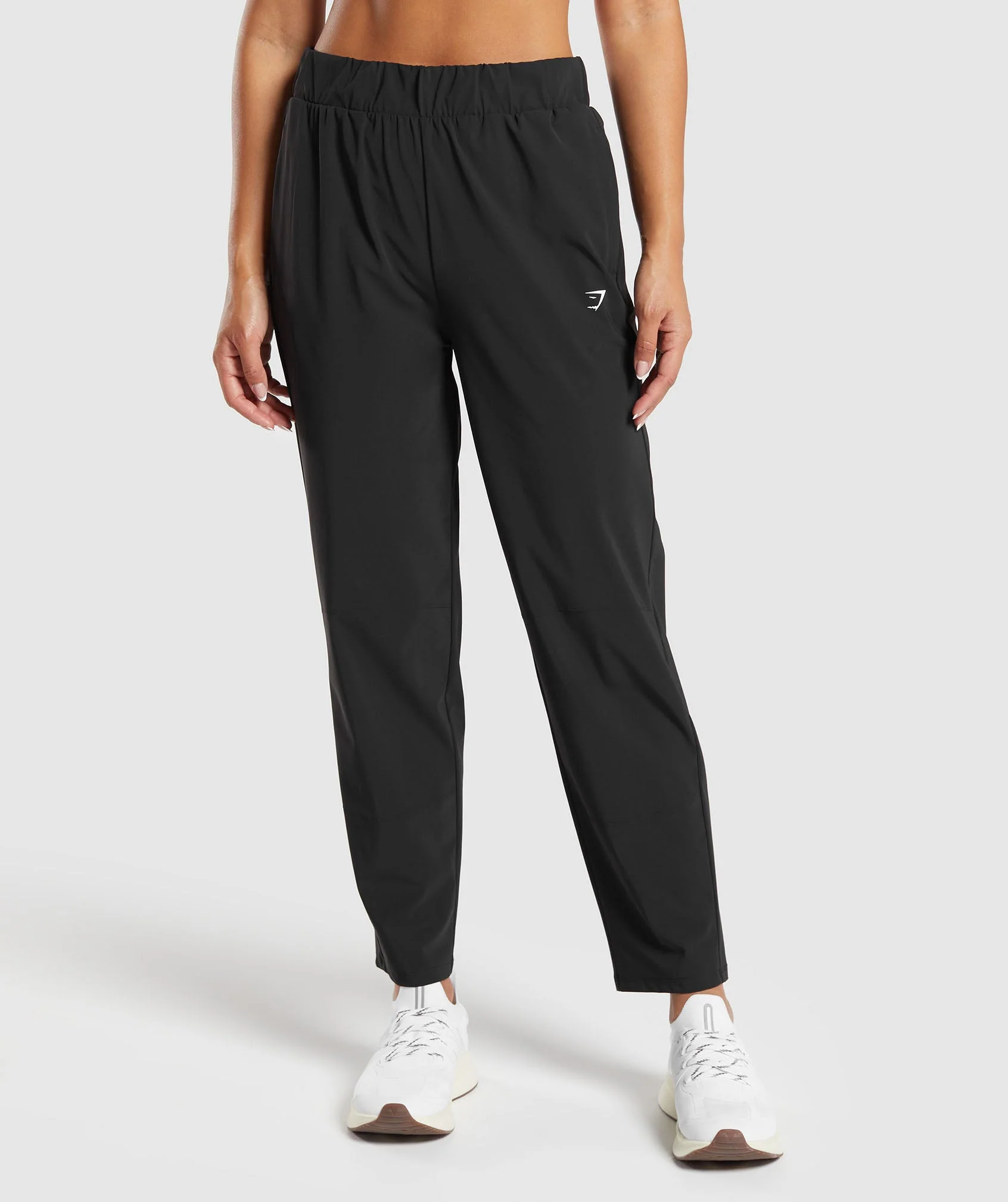 Tapered woven pants black
